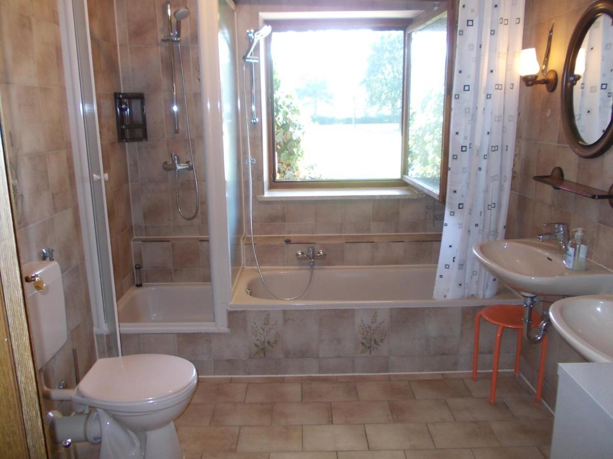 Xxl Apartment, 10 Beds, 4 Sleep-Rooms, 140Qm, 2 Wc, 2 Shower && Bruckmühl Exterior foto